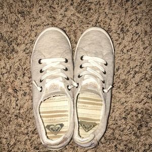 I am selling Roxy shoes